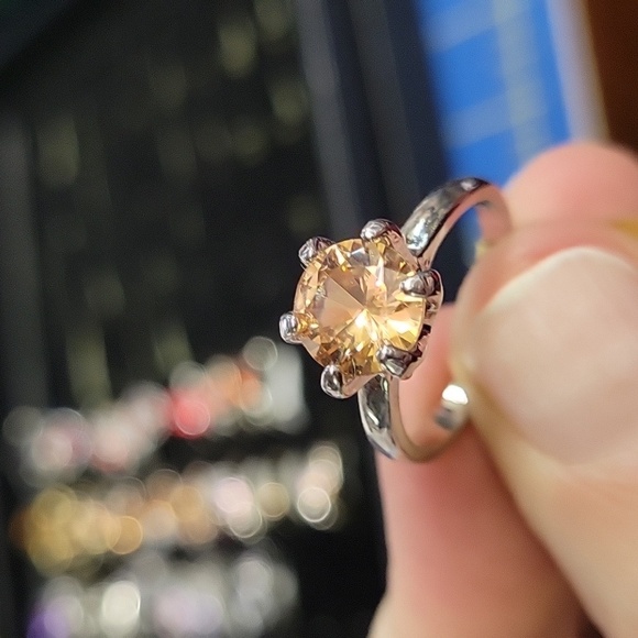 Citrine Faux Solitaire Silver Tone Ring Size 7.5 - Picture 1 of 4